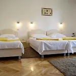 Lile Ντουμπρόβνικ