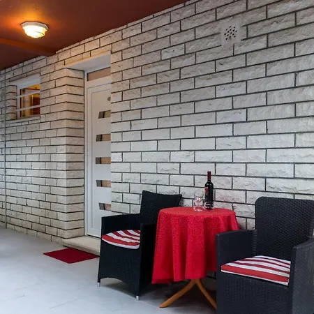 Lile Apartment